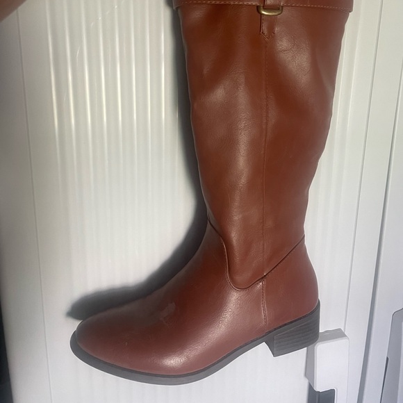 Brown Leather Women's Boots - Picture 2 of 7